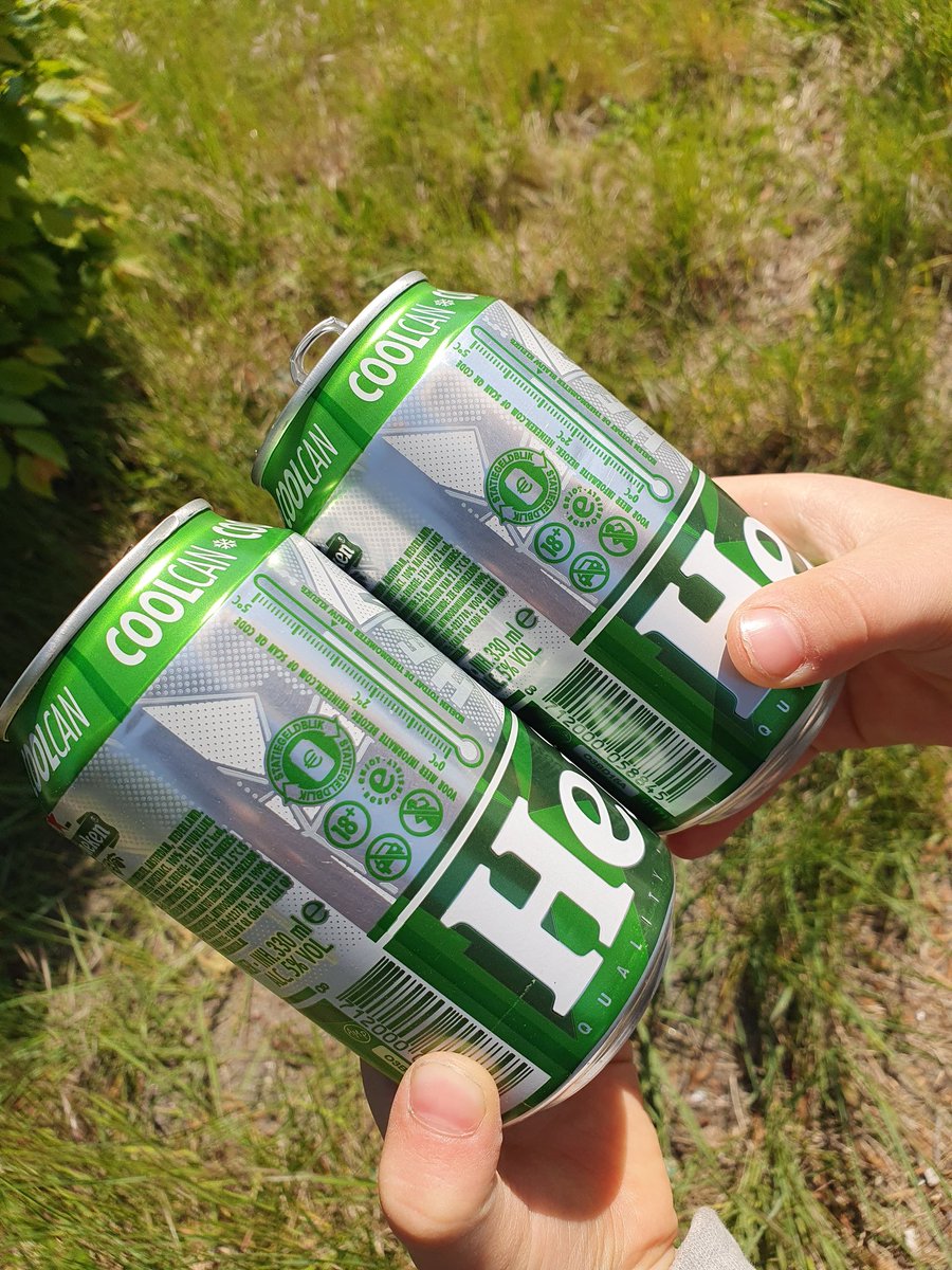 mebelnl's tweet photo. Eindelijk! Vandaag voor het eerst Heineken blikjes met #statiegeld #logo erop gevonden!!! @zwerfinator #hetgeldligtopstraat https://t.co/tdjNAm4Khx