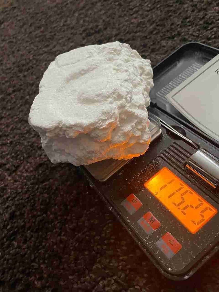 Junge das hat der Nachbar eben gebracht, 175 gramm Trockeneis 🤔 oder was ist das?