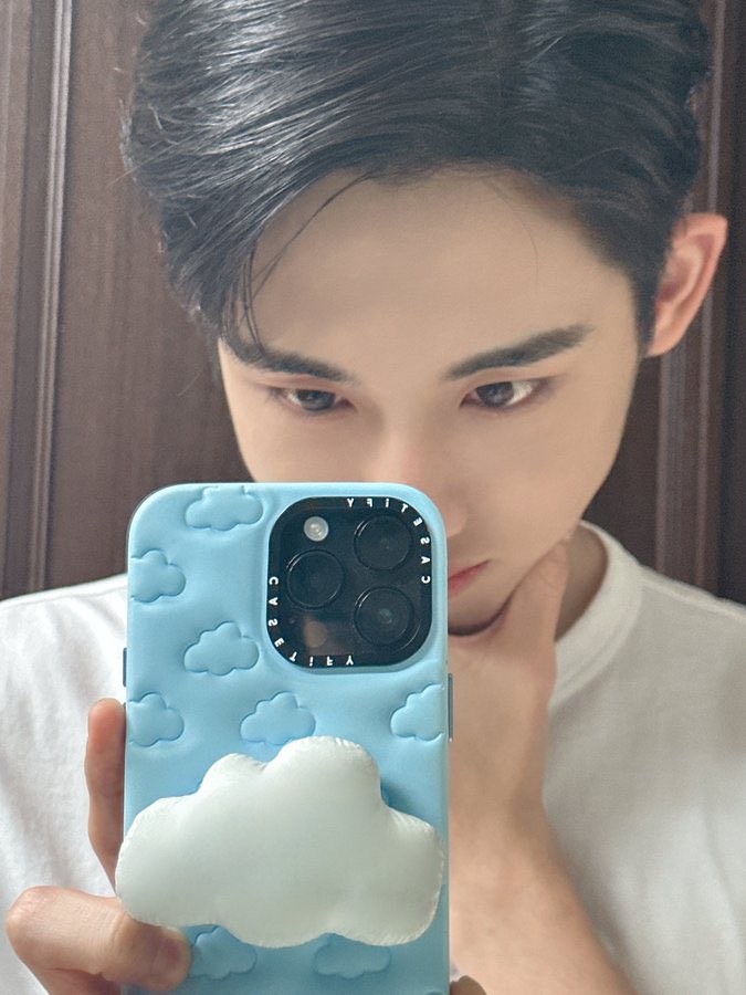 ً on X: #WINWIN using 'The Grippy Case - Marshmallow Cloud' phone case  from CASETiFY so cute 🥺🩵☁️ marshmallow cloud… its so him~   / X