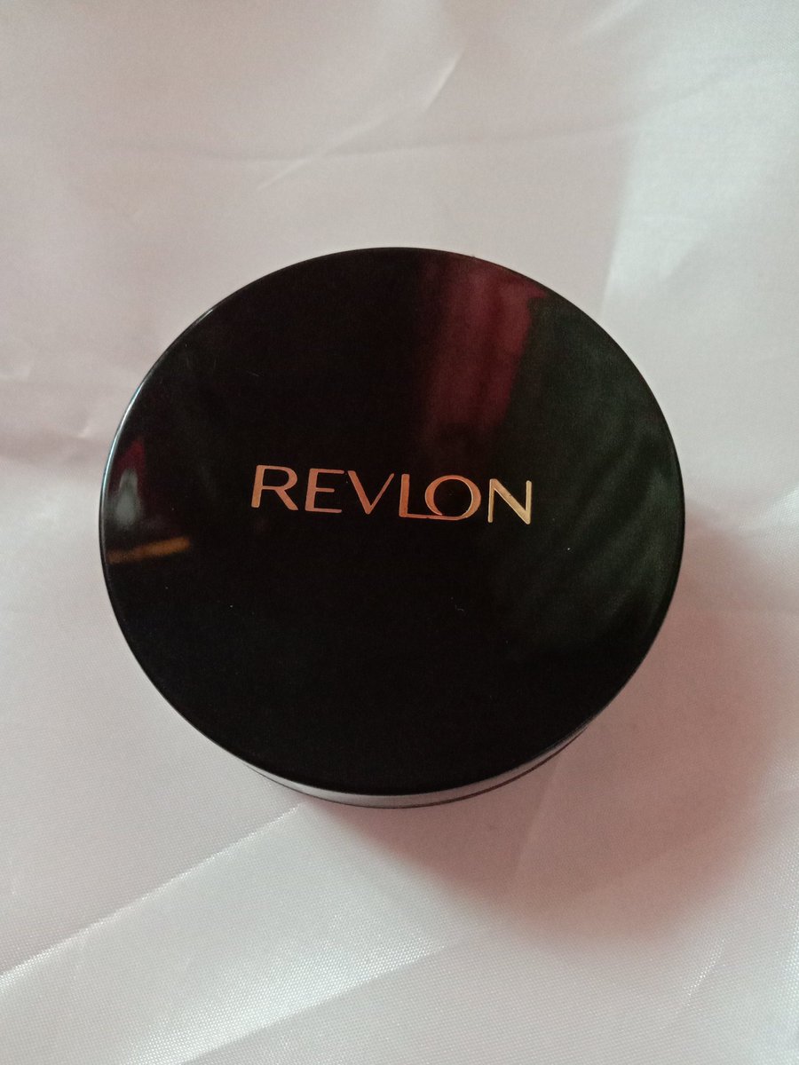 🌹Loose Powder Revlon, Emang Beneran Sebagus itu? Let's Find Out With Me🌹

#honestreviewbyocha 
#racuninmakeup 

[a thread]