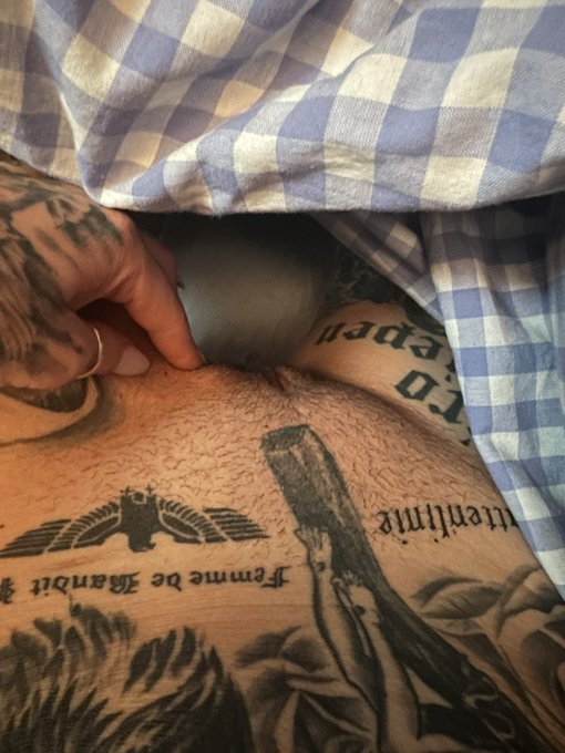 Mal ein wenig behaart 😂🤭 https://t.co/f46phS3QDY<a href="/tag/ferienaufdembauernhof"class="tags"><span>#ferienaufdembauernhof</span></a>