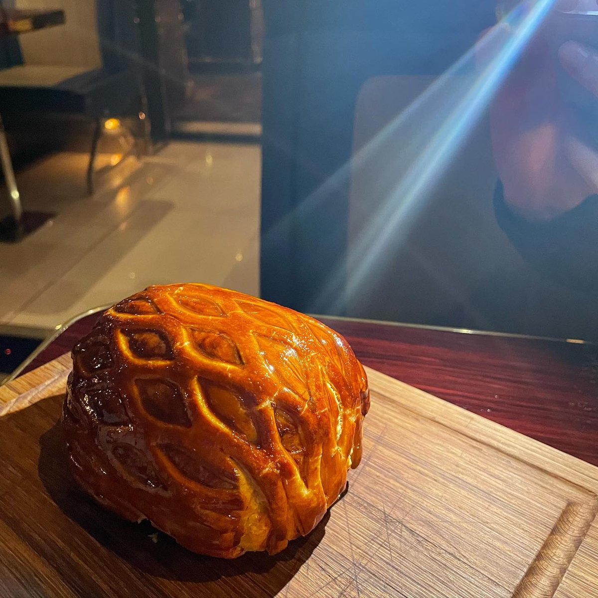 Provocateuring's tweet photo. A sensory rendezvous with flavors that dance and intertwine. Bread, wine, and the magic of a perfectly crafted moment. https://t.co/dQTdlBwTFA