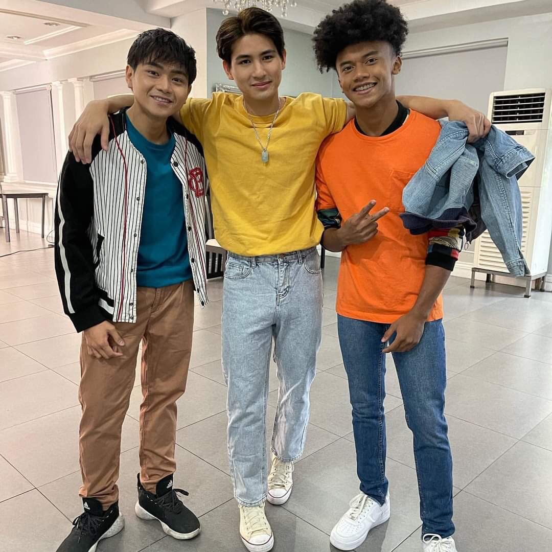 Thank you <a href="/RegalFilms/">Regal Entertainment Inc.</a> for having me on your live stream! Nice to meet you ulit <a href="/Kaleb_Ong/">Kaleb Ong</a> <a href="/Raynoldtyr/">Raynold</a> and Yohance. 

what if role naman po maexperience ko? 😅

#TDILY #TheDayILovedYou #TheDayWeChatWithU