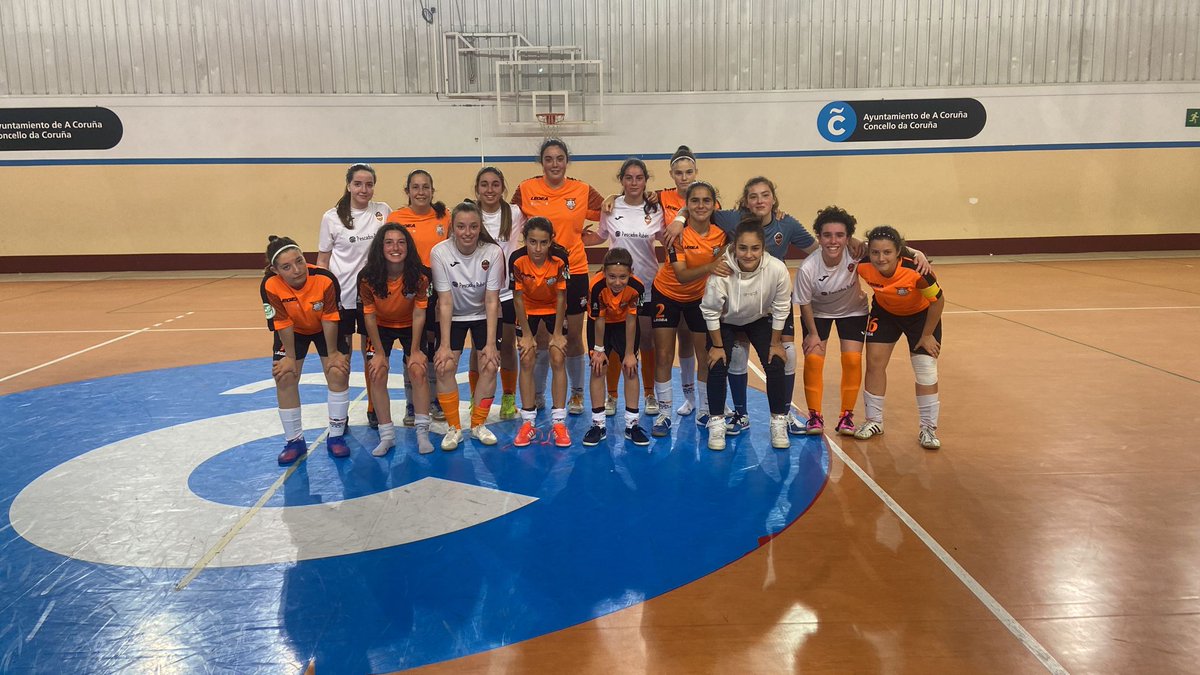 burelafs's tweet photo. 🏆Copa Galega Cadete feminino.
👉Vitoria do @amarellefsf no partido de Oitavos de final contra as nosas rapazas por 4-1.
Ben xogado equipo!👏
@cabreiroa #burelafs #BaseLaranxa https://t.co/ewl9p489cG