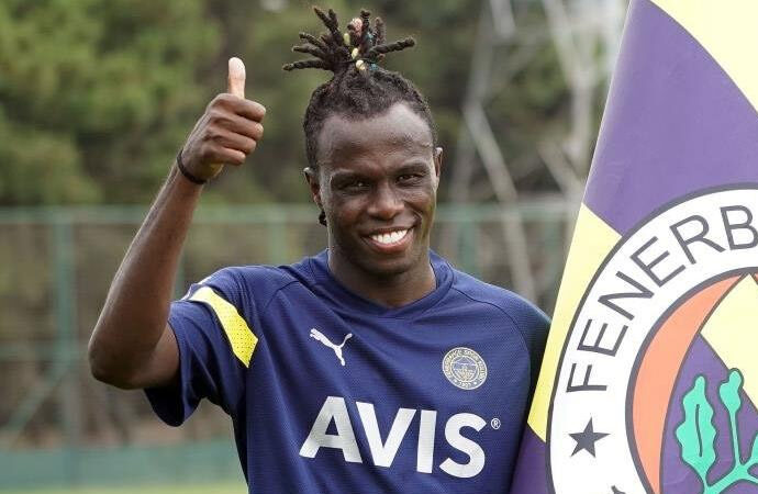 🚨FC Porto, Sporting and Braga are interested in Bruma. No offers yet. It is expected that this clubs will possibly make a move for Bruma, who's been one of the revelations of the Portuguese championship.🇵🇹 🟡🔵#FB