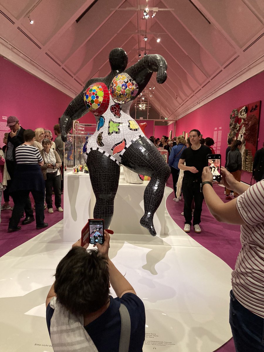 JANUBO's tweet photo. NdSH in der #Schirn ist Genuss. Leider nur noch 2 Tage. https://t.co/O9BC1tf6oB