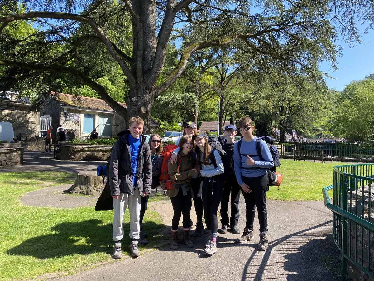 TKASAMrKing's tweet photo. All our year 9 groups have set out on their @SomersetDofE bronze practice expedition on @MendipHillsAONB And the sun is shining! https://t.co/V7StLGGY5j
