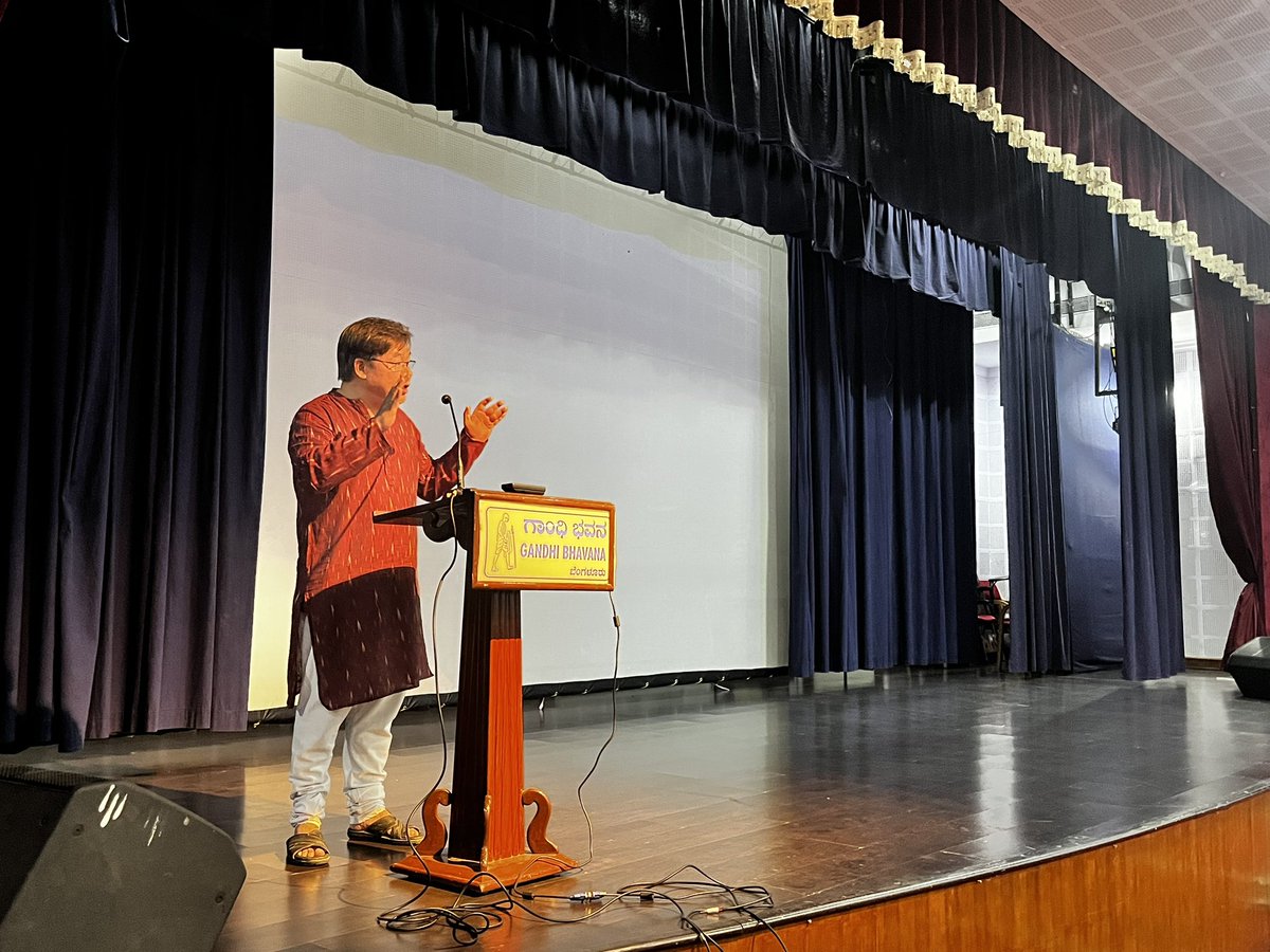 omshivaprakash's tweet photo. Carl Malamud &amp; Lawrence Liang ignited the young minds at @_gandhibhavan #Bengaluru ht: Sheshadripuram College staff &amp; students, @VishuKumarNR &amp; Nadoja Woodey P krishna - #ServantsOfKnowledge #JaiGyan #HindSwaraj collections on @internetarchive were presented to the audience. https://t.co/WBCWYQ1fOe