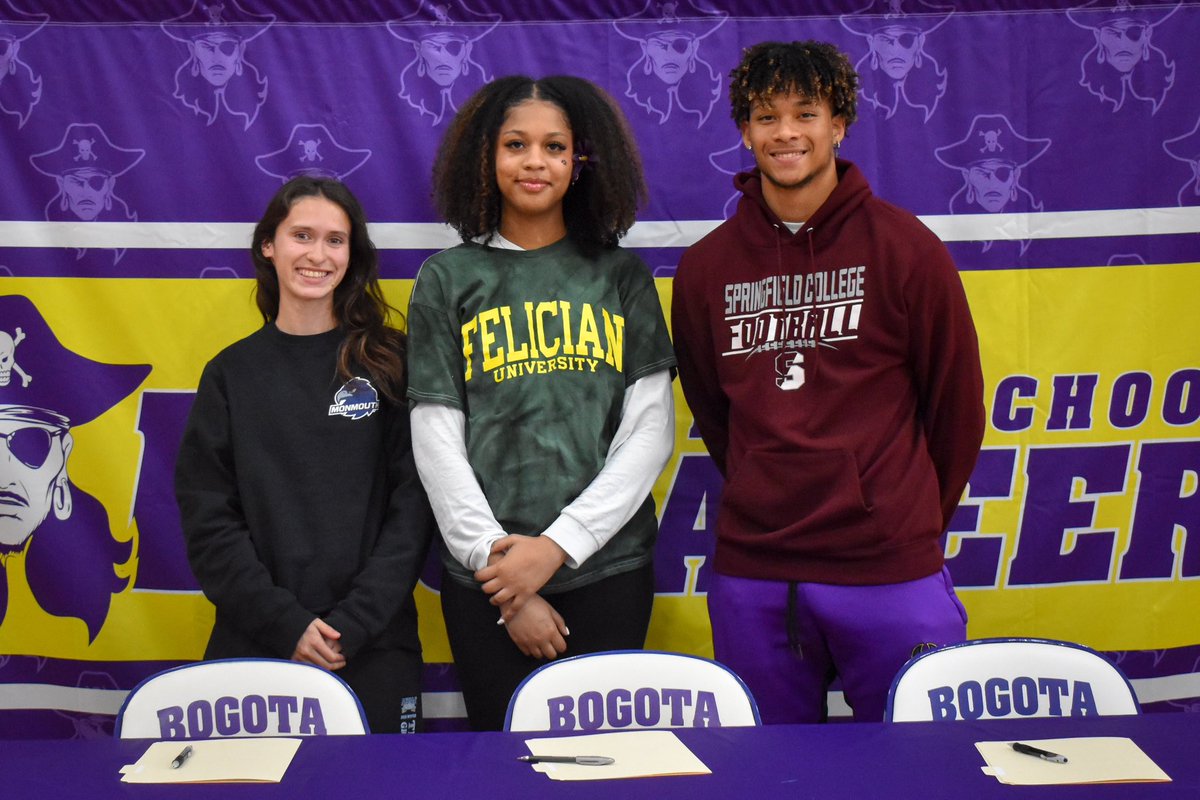 Coach_Appleton's tweet photo. Congrats to Brian, Amandine and Ashanna on their signing! BUC PRIDE https://t.co/FfbcvT5gal