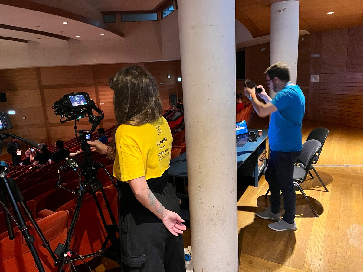 monchomad's tweet photo. #WCLisboa @WordCampPT what a team! @fdesafio and @jdelaiglesia and @ohia_design recording and streaming all this WordCamp content https://t.co/UwPQh0qqSY