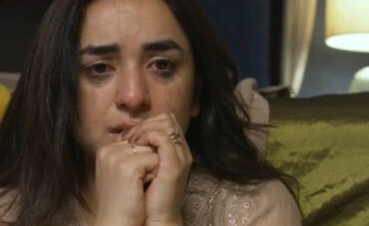 iria_homebody's tweet photo. From
This                     to                    This  
Ah Poor Meerab you suffered alot 🥀
SHAME ON TERE BIN MAKERS https://t.co/gzI5EHd7gL