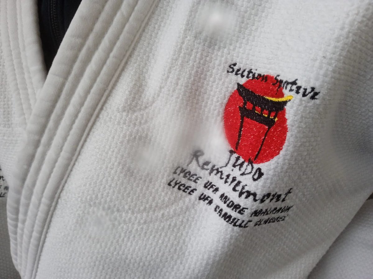 soulm8's tweet photo. Anthony, Lou-Anne et Pauline, élèves de la section sportive du lycée Camille Claudel, participent aujourd'hui aux championnats de France de judo deuxième division à Ceyrat!   #judo
#sectionsportive #championnatdefrance https://t.co/qSEl0fqTNa