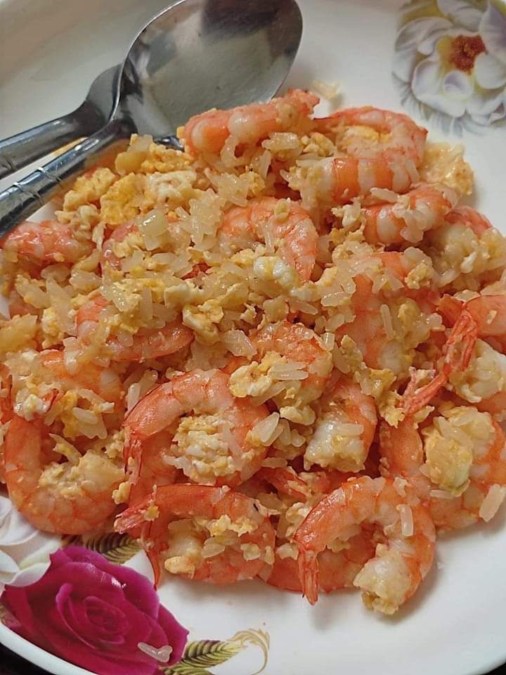 ibjela's tweet photo. Nasi goreng udang ❌
Udang goreng nasi ✅ https://t.co/L3cel3eUTH