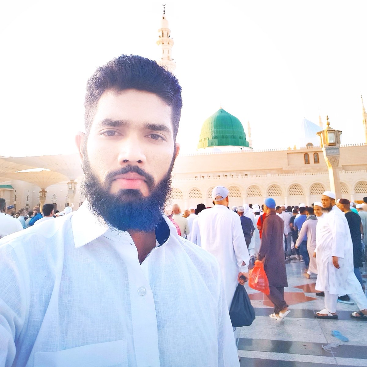 ghousrazas's tweet photo. Kya Bataaun Ke Kya Madina Hai❤️
#masjid_an_nabawi #Madinah Al Munawwara❤️🌹 https://t.co/fVl1EdBhSj