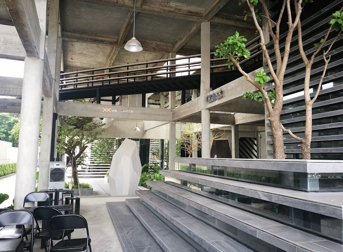 yuuchan5622's tweet image. 広々とした店内です
イベントにも使用可能です
#bitkub アカデミーさんがイベントに使用された事もあります
#classcafe