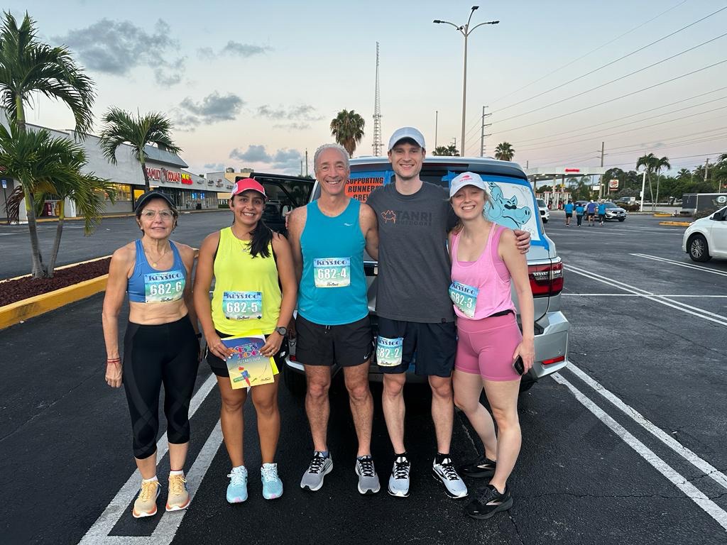 IronPigs100's tweet photo. The Iron Pigs at the start line are ready to hog the limelight once again. This isn't our first rodeo, it's our 10th! In pig years, that's...still a lot. 🐖💨💪 Let's turn this trot into a sprint. #KeyWestRelay #IronPigs10th #Keys100 https://t.co/8tY4KgboC0
