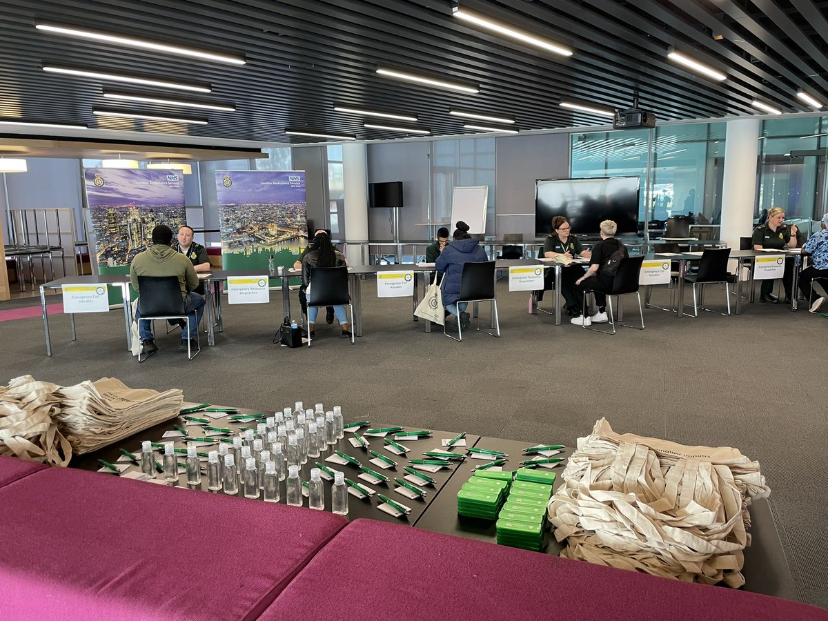 juleslockett06's tweet photo. Another great recruitment fair event today with our recruitment team & #TeamEOC colleagues from @Ldn_Ambulance - sharing our experiences on how we make a difference π https://t.co/z824R2rp0y