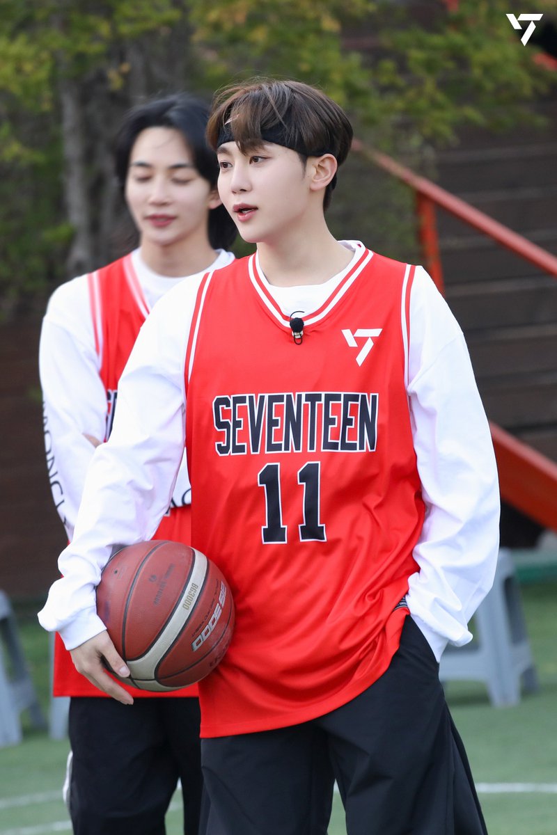 yhanipopo's tweet photo. 세븐틴이 말아주는 농구 .. 아 행복해 .. https://t.co/ThnS3Z2ADL