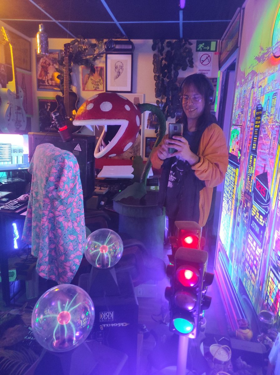 RetroPeri's tweet image. ¿Alguien sabe cómo se cuidan estas plantas?