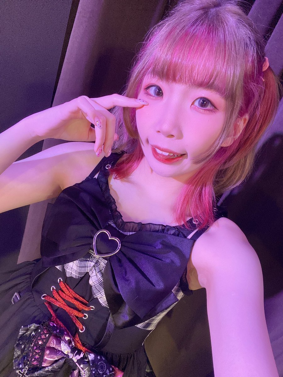 3ternal_A_K_A's tweet photo. 距離生誕LIVE還有8️⃣天❣️

01. 🎨🖤⚫️◼️🏴♟️
02. 🫵🏻🫵🏻💘🤒
03. ⏱️🎻🎼
04. 👩🏻❌🟰👩🏻
05. 🫥💙🩵
06. ⚡️💃🏻

請猜出06的的歌曲🤩👆🏻
-
👇🏻報名參加LIVE🍻❤️
https://t.co/mnZBgqBfOD
*截至報名日期為5月26日18:00前 https://t.co/7qajW2CMI8