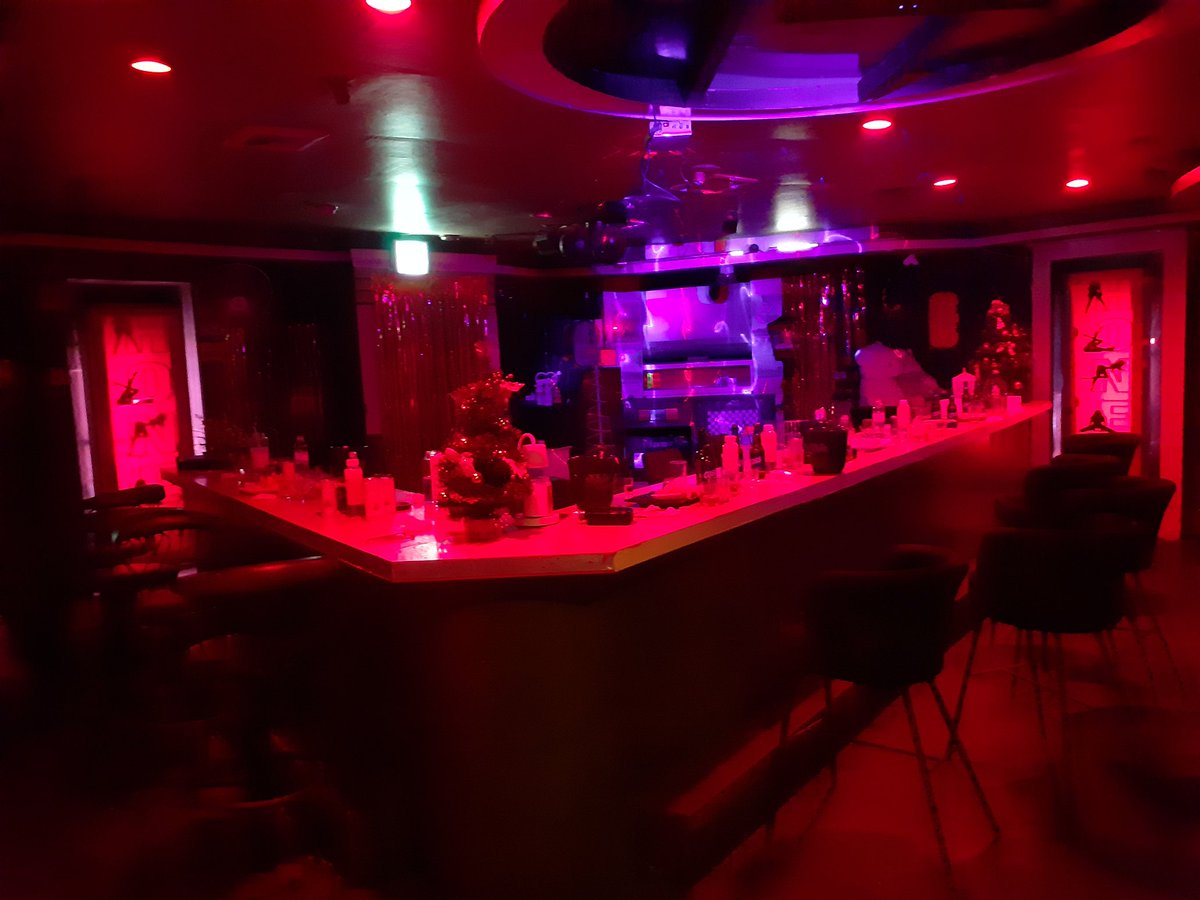 허니허니 5월 19일 금요일 광란의 파티후~
오늘 손님이 가득 차서 정신 없었어요~
사랑이 넘치는 허니허니 놀러오세요♡

여자손님 접대하느라 ㄱㅎ 빠질뻔 ㅎ