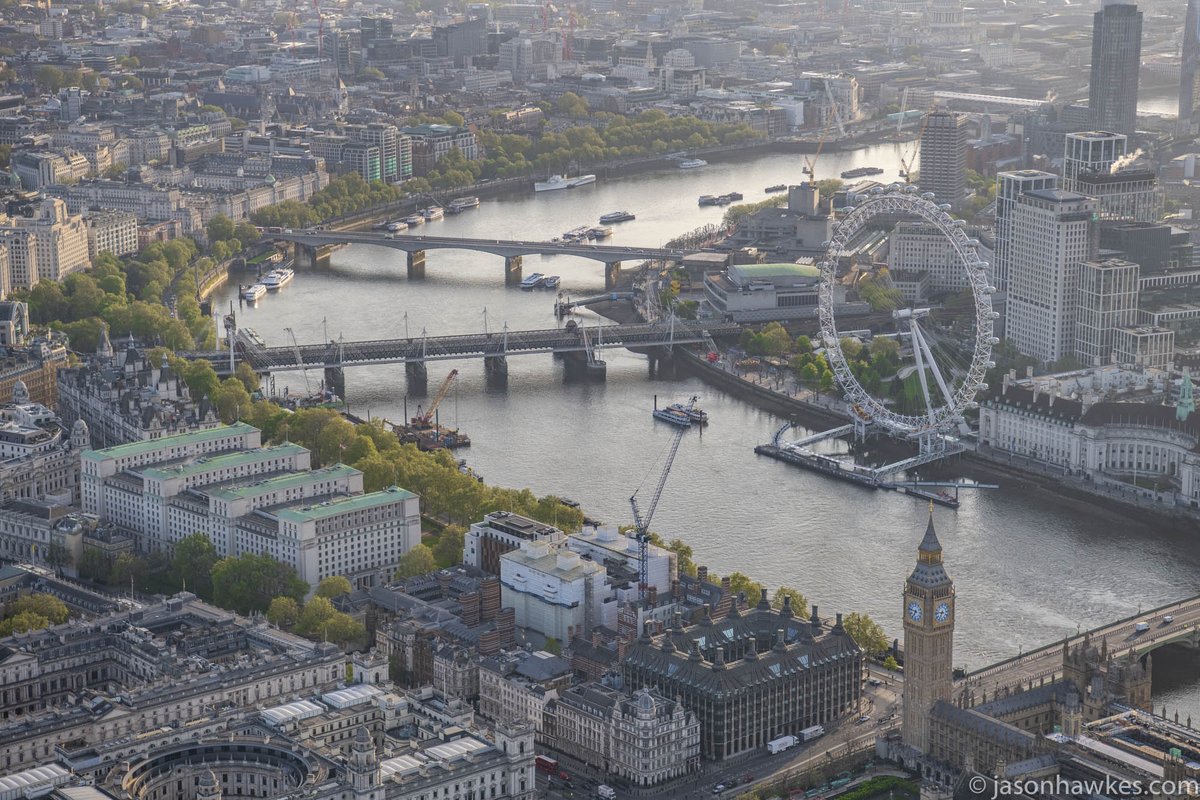 jasonhawkesphot's tweet image. View across #Whitehall, @DefenceHQ, #Embankment, #RiverThames to @TheLondonEye &amp;amp;  @southbankcentre #London #aerialviews AS355 helicopter.
stock.jasonhawkes.com