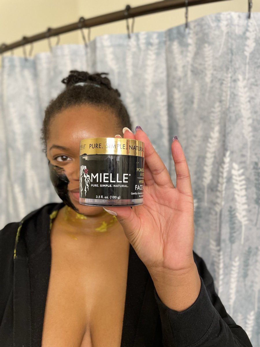 itsleahugc's tweet photo. @MielleOrganics face mask 10/10! https://t.co/ialb49rIzq