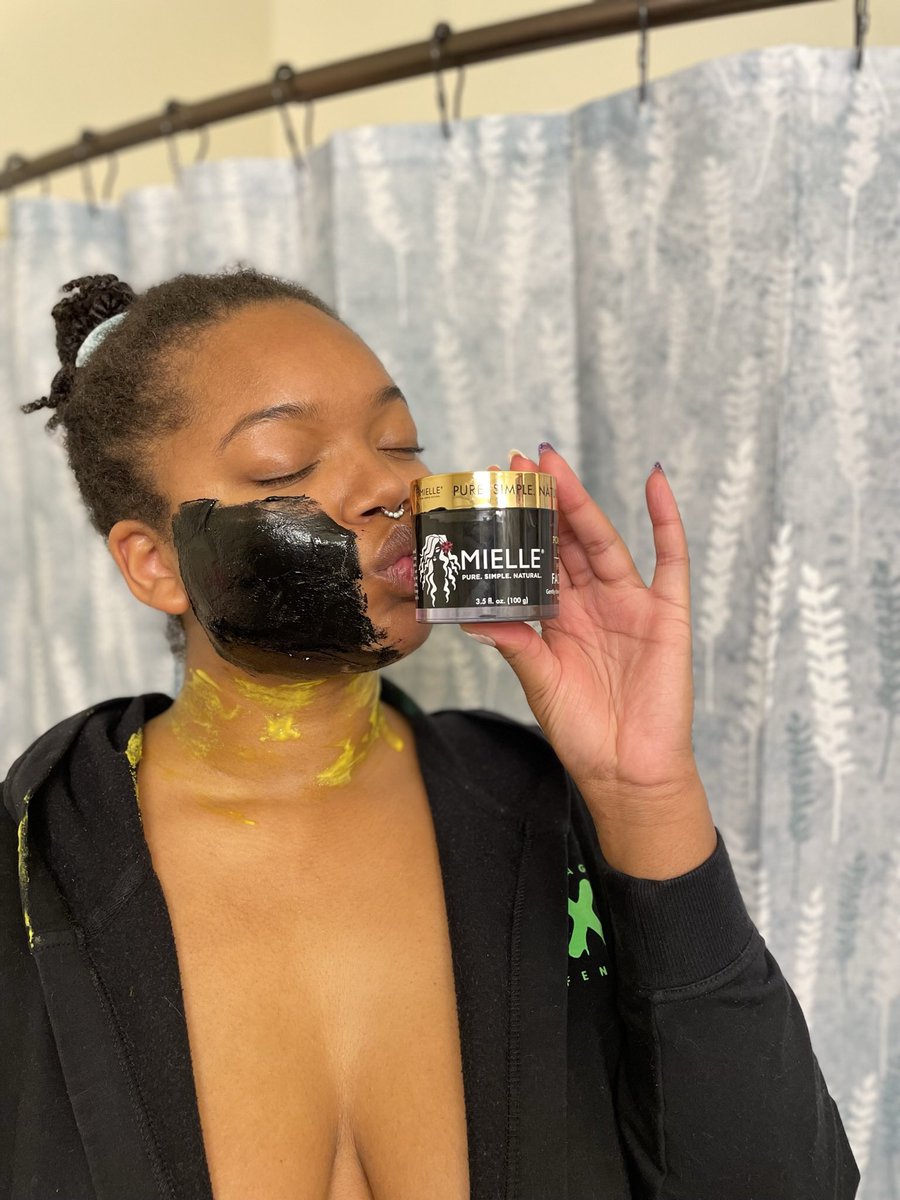itsleahugc's tweet photo. @MielleOrganics face mask 10/10! https://t.co/ialb49rIzq