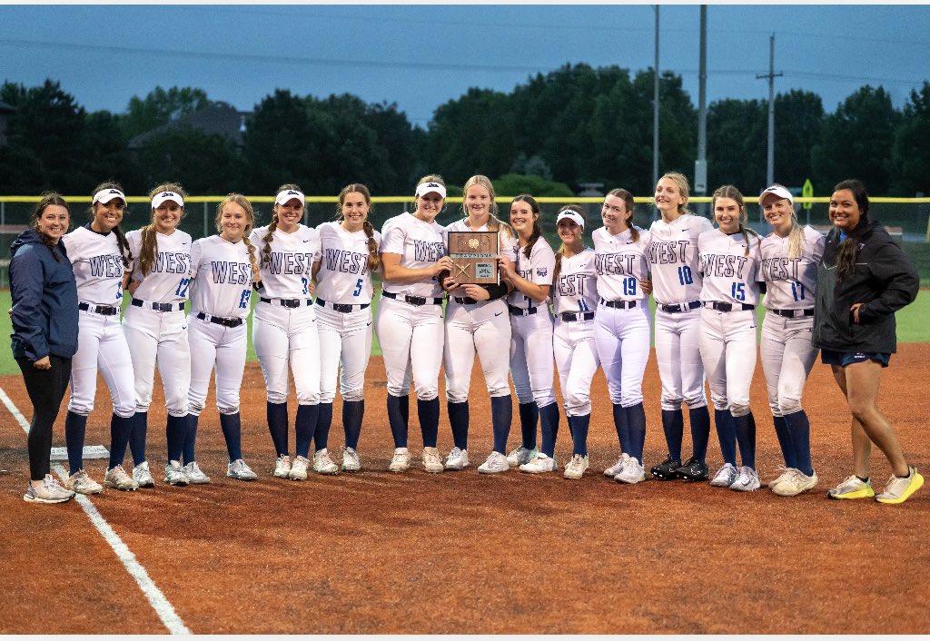 Come Camp with our Queens 👑 

docs.google.com/forms/d/e/1FAI…