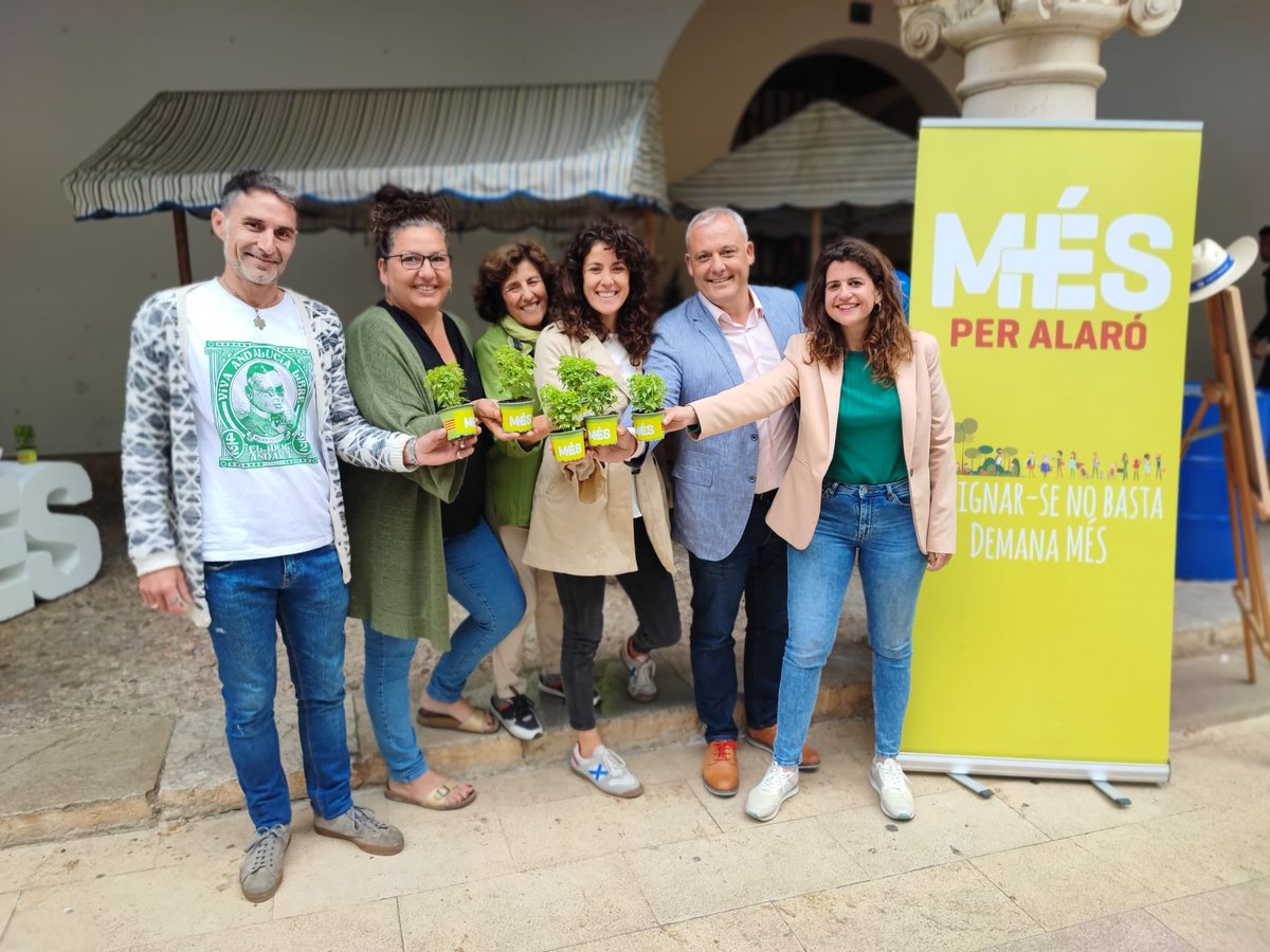 MESperAlaro's tweet photo. Avui hem estat a plaça repartint alfabegueres i donant a conèixer el nostre projecte per fer l'Alaró que volem!

Més informació: https://t.co/n6UlKz9zxb

💚 https://t.co/XGgGo6ucOt