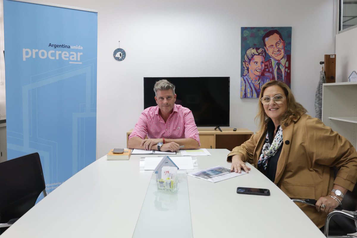 MinHabitatAR's tweet photo. El secretario de Desarrollo Territorial @lucianoscato, se reunió con la presidenta de @CeamseOficial, Mónica Cappellini, para dialogar sobre las iniciativas que se llevan adelante en el marco del Programa de Desarrollo de Áreas Metropolitanas del Interior (DAMI). https://t.co/DSvwj23n5S