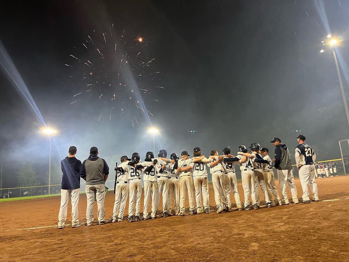 It was a perfect night under the lights for our U12 AAA team 🎇 #stouffvillebaseball  #stouffvilleyankees #baseballontario #underthelights