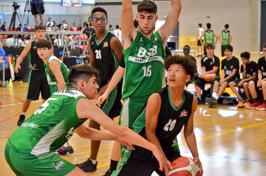 FCBaloncesto's tweet photo. 🏆 #AscensoCadeteMas
🇮🇨 #FCB
🏀 @BSBStaBrigida
🆚 @cbtinyala
📸 @fcbaloncesto

#BaloncestoEnPositivo #Canarias100x100 #Canarias #Baloncesto #Basketball #Basket #Deporte #Sport #Photography #SportPhotography https://t.co/7gHOc2NmD3