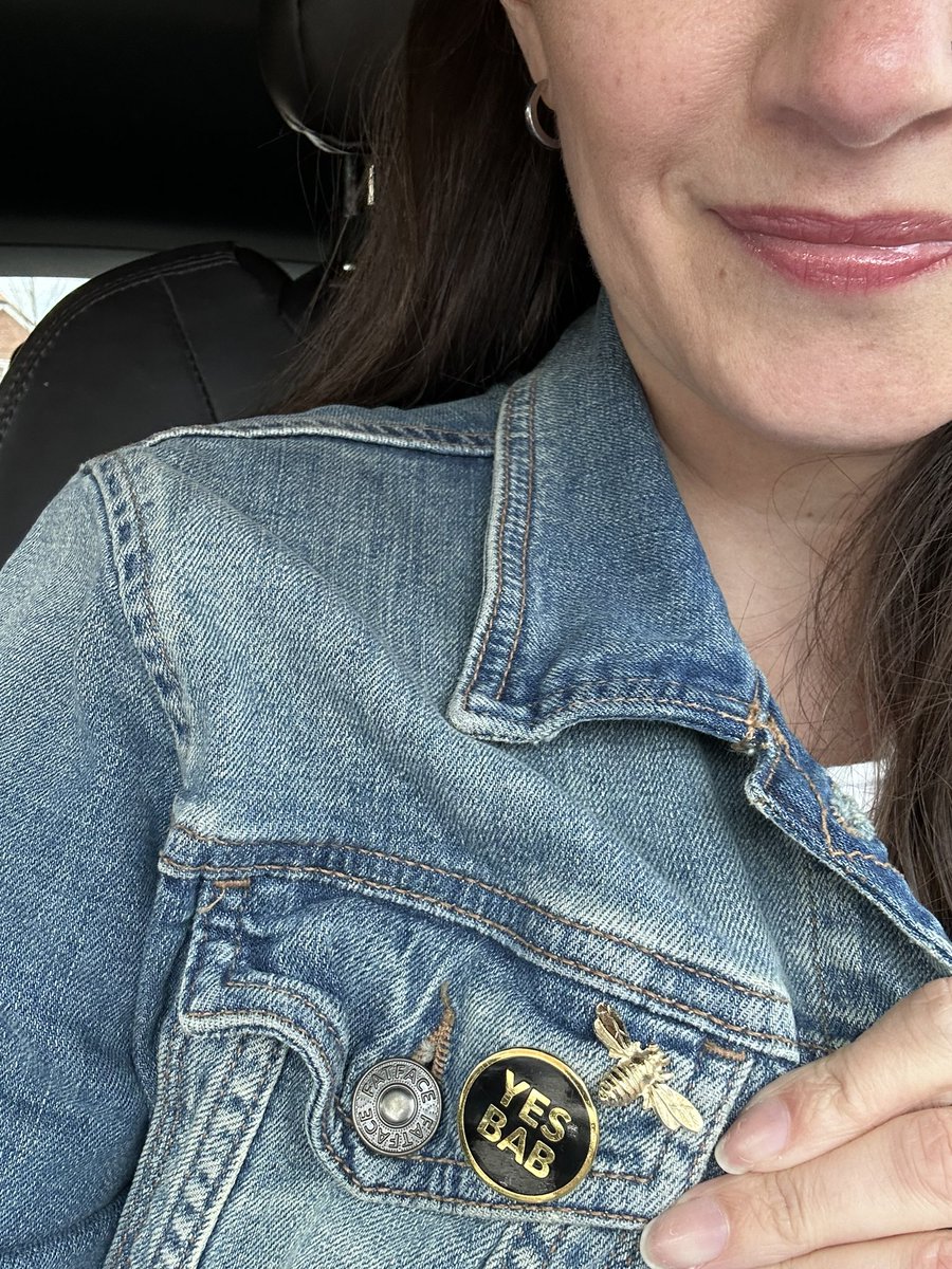 Lovely new bumble-bee pin from <a href="/Judy_at_TW/">Judy Dyke MBE, TEP</a> sitting next to my other pin originating from my lovely home City, Brum, my <a href="/Punks_chancers/">Punksandchancers</a> Yes Bab. Thanks Judy! I love it 🐝❤️