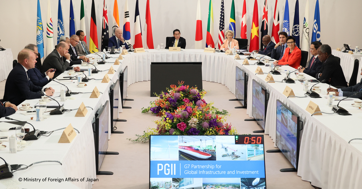 nokia's tweet photo. Our @PekkaLundmark is in Hiroshima for the @G7, talking about how to make initiatives like PGII and #GlobalGateway as impactful as possible and encouraging digitalization in partnership with trusted, reliable actors. Digitalization and connectivity are key to improving safety, productivity, efficiency and sustainability.

Thank you to @EU_Commission President @vonderleyen for the invitation. #G7