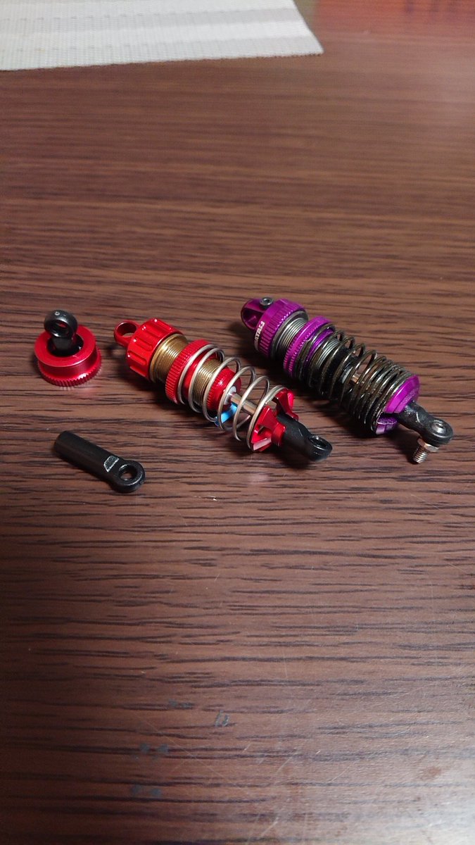 italin180sx's tweet photo. 軽い気持ちでGRKにWRAP-UP NEXTのGSショック2を付けようとしたら一筋縄ではいかず、ショックトップ、ショックエンド等いろいろ買い足し試行錯誤で取り付けできた💦 はたして走ってみてどうなのか😅
#shibata #grk #grk5 #gs2evo #mc-2 #raved #techracing #wrap-up next #ラジドリ https://t.co/7VdeMDuxYu