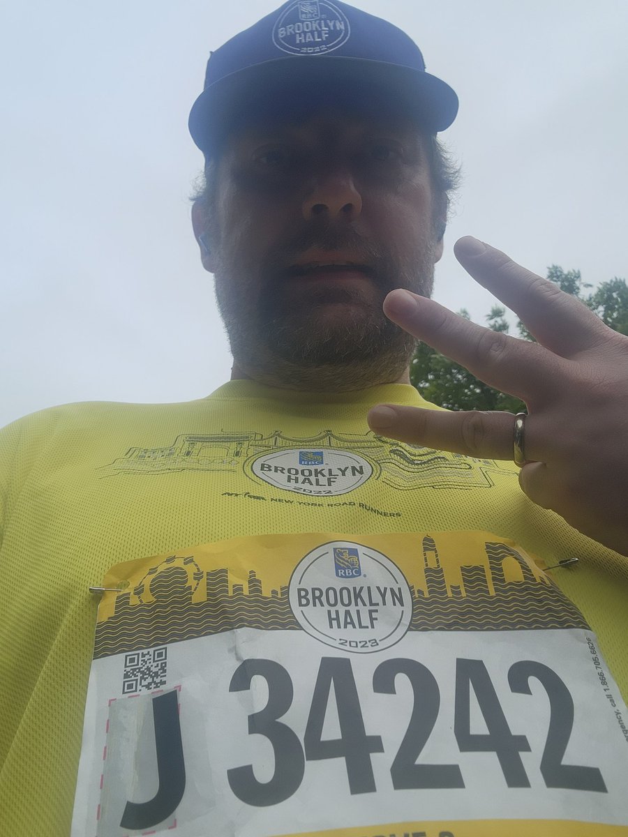 Bluetooner1's tweet photo. (Not) ready for this! Let's get to that post race beer #RBCBrooklynHalf #3rdof6 https://t.co/ylKRLlkYS7