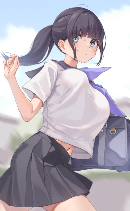 遅刻しそうだけどめっちゃ無表情な子