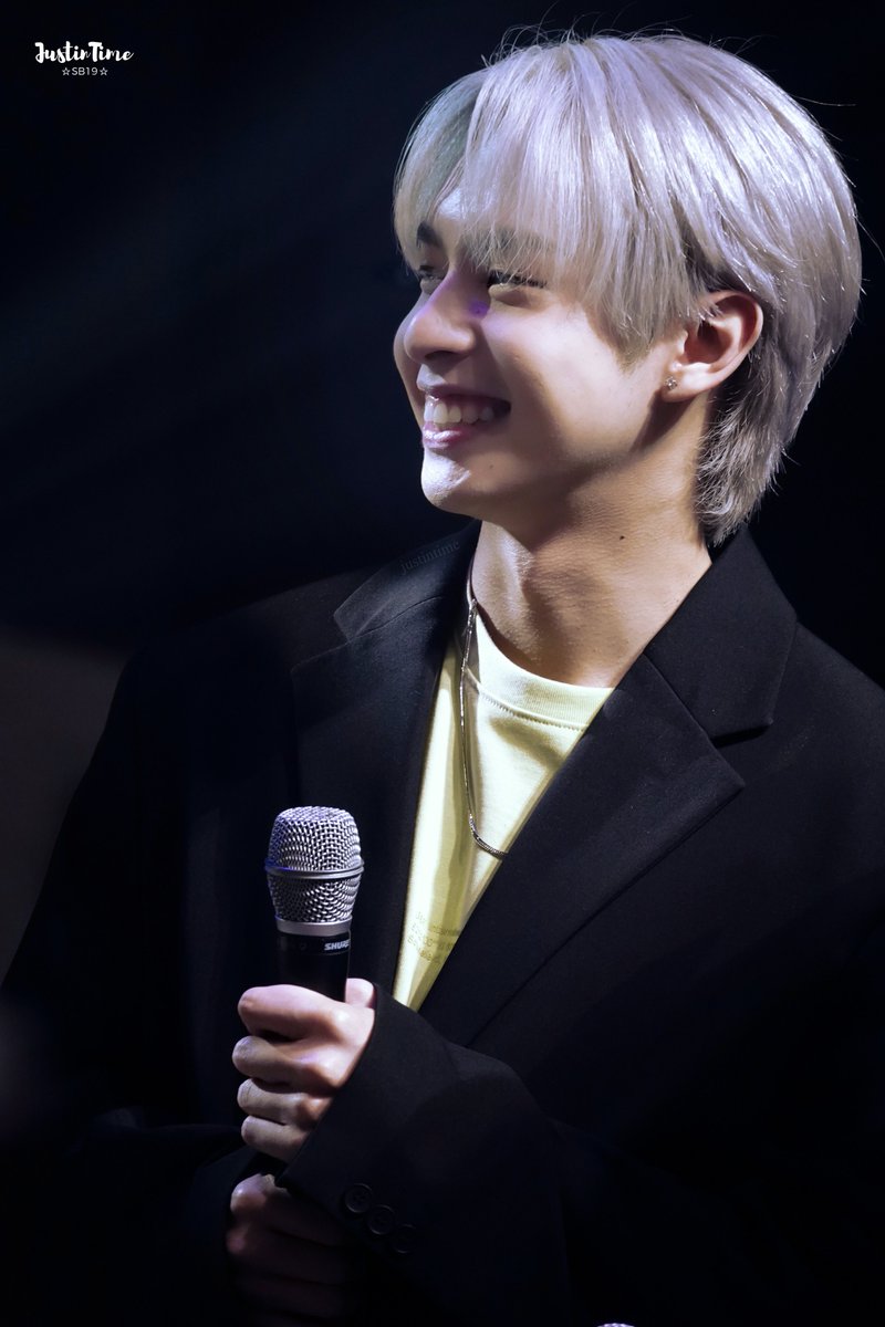 JustinTime_98's tweet image. 230520 Justin at 15th Puregold Sari-Sari Store Negosyo Convention 2023

@SB19Official #SB19
@jah447798 #SB19_JUSTIN 
#PuregoldxJustinDeDios