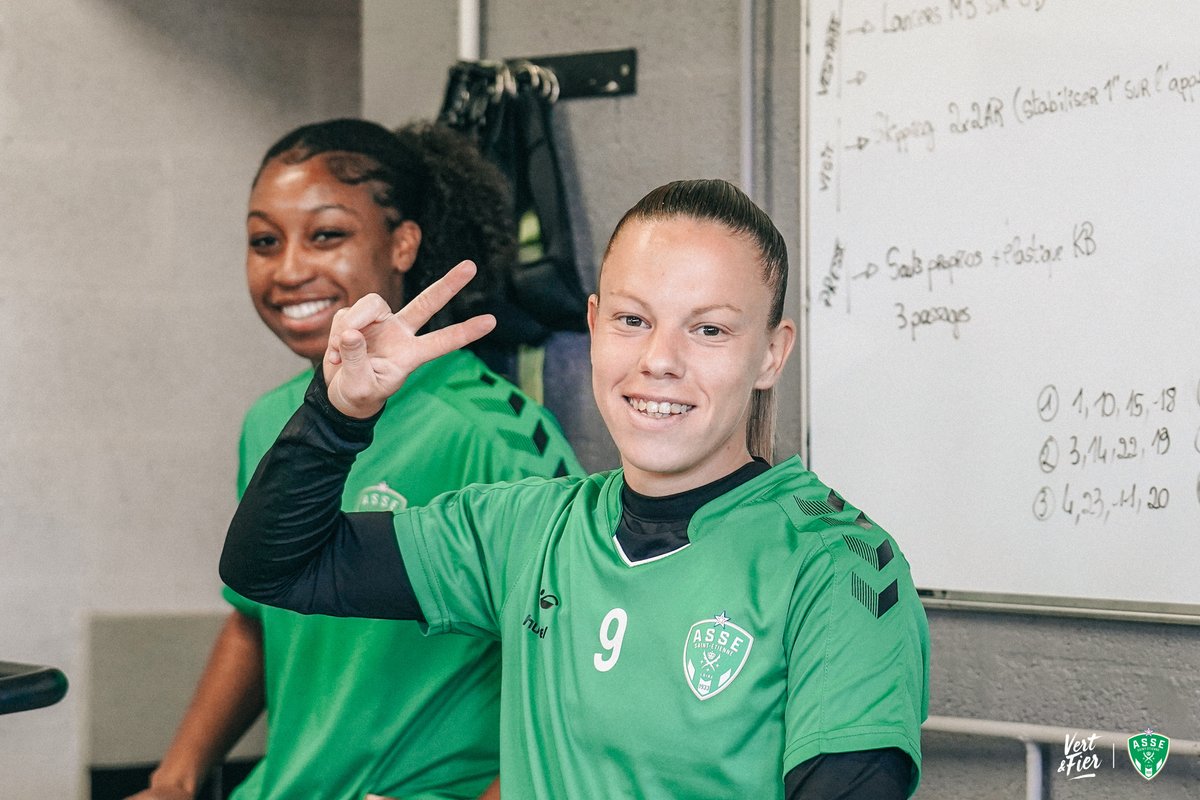 ASSEFeminines's tweet image. Notre attaquante, 𝐋𝐚𝐮𝐫𝐲 𝐉𝐞́𝐬𝐮𝐬 fête aujourd'hui ses 31 ans !     

Nous lui souhaitons un très joyeux anniversaire 🎉