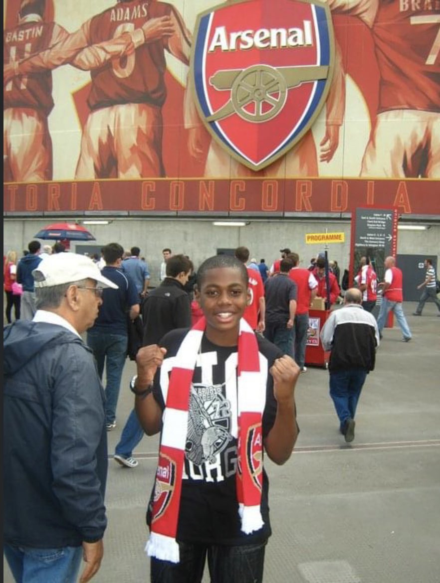 MR__AM1's tweet photo. Excited to be on the starting XI and Watchalong today for the Arsenal game @AFTVMedia 
Come vibe with the boy appreciate the love and support in advance. 3 points only.

Just Know I’ve been about my club from early😂❤️ https://t.co/NdIFXuHPfC