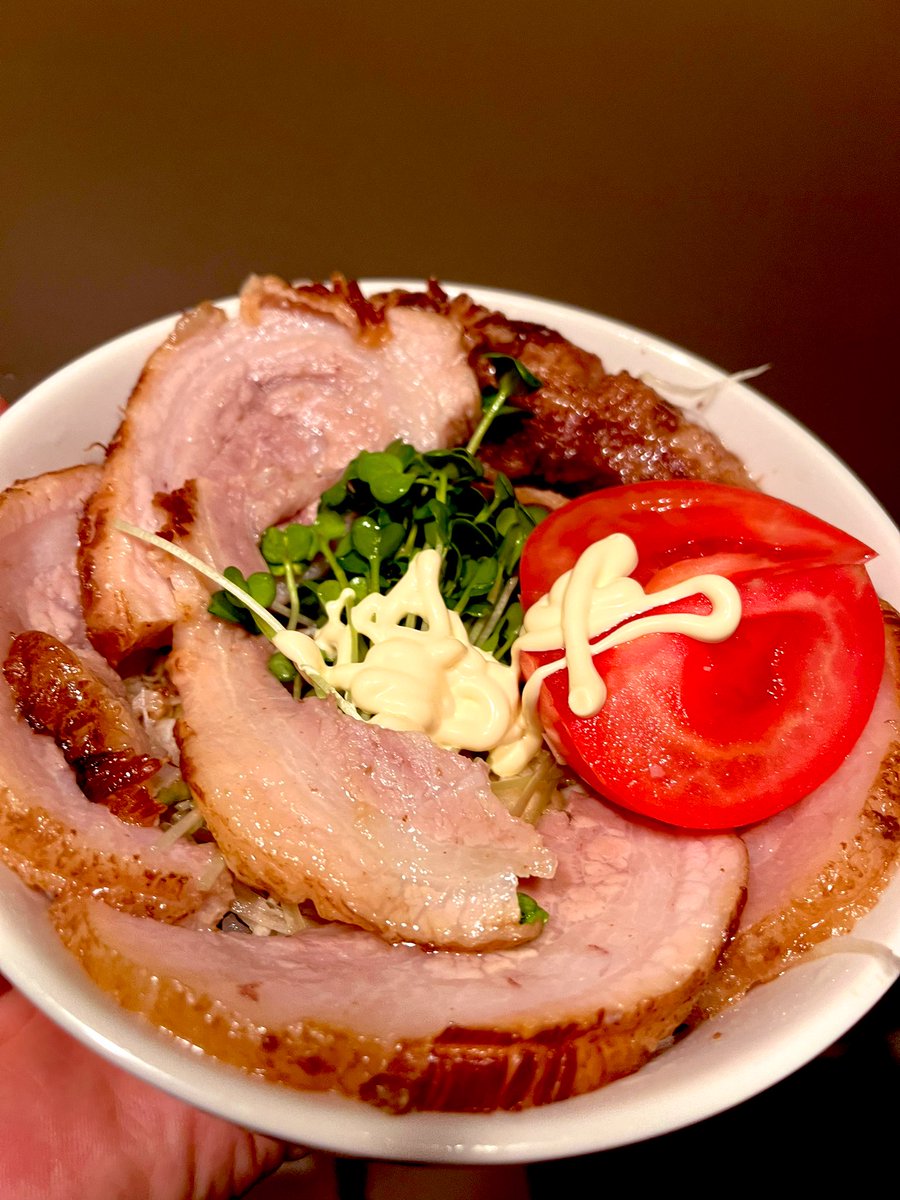 akagi_leo's tweet photo. #leoskitchen
チャーシュー丼
結果
大優勝🏅うまい…! https://t.co/xZBMOUoiJK