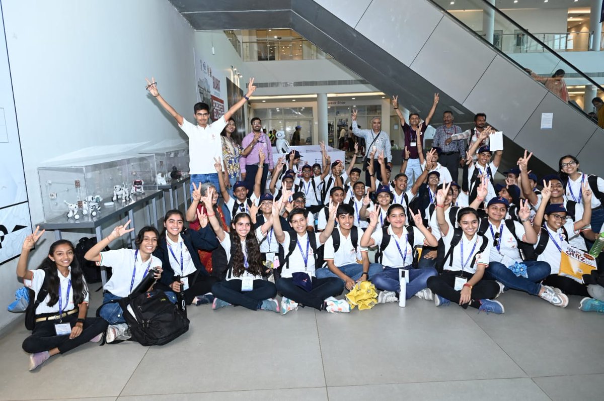 54 students from different states of India participating in #ISRO's #YUVIKA program visited @GujScienceCity by joint efforts of @InfoGujcost & @GujScienceCity.

This Yuva Vigyaniks had a thrilling experience visiting various galleries  & had a never before experience.