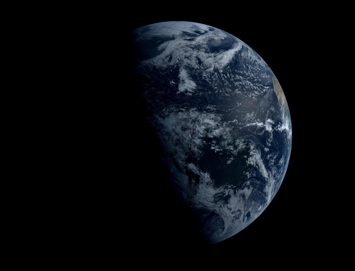 Good morning earthlings!
    
This image from GOES-East was taken at 2023-05-20T11:59:58.4Z
#GOESEast #Earth #Space #Satellite
Trans Rights!!