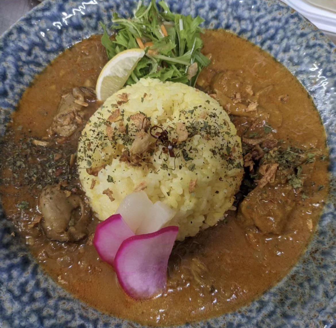 publicbar_rootz's tweet photo. G7中ですが、Rootzオープンしています🫠‼️
本日3種カレーあります🍛‼️
・アンチョビキーマ
・チキンバターカレー
・牡蠣の出汁カレー https://t.co/RJipeYcYZ8