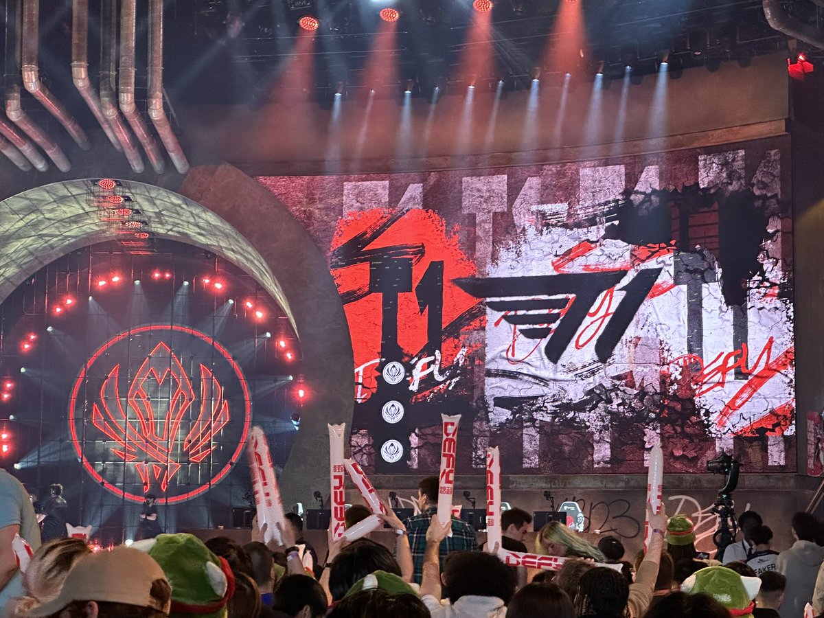 Moritz Maurer tweet media