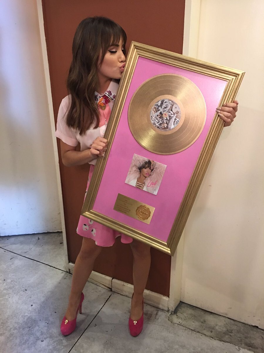 aleftespos's tweet photo. hace 7 años salía SOY, qué discazo 💖 https://t.co/1DUg8tv3wT