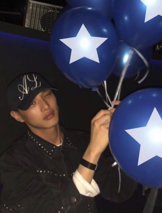 feitan. (@cqabars) on Twitter photo 