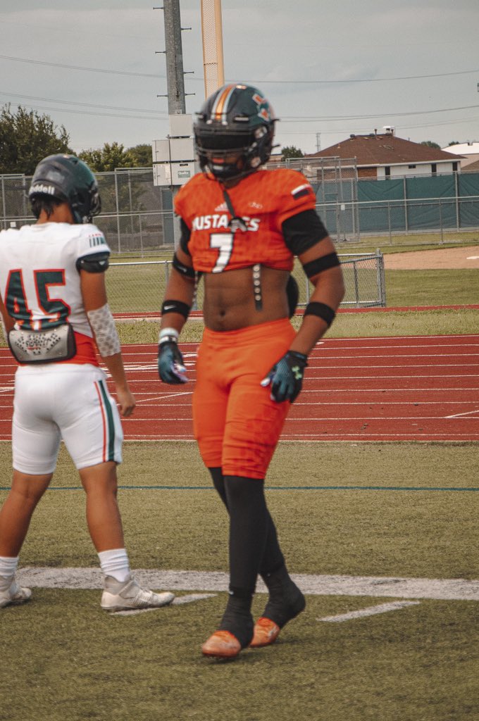v7shon's tweet photo. Year 3 campaign starts now…  @SachseStangs @LBFACTORY_TNDO @Perroni247 @MikeRoach247 @RivalsCole @Jason_Howell @BenjaminGolan @GHamilton_On3 @TrustMyEyesO @DonnieBaggs_ https://t.co/IqLK8H2jcN