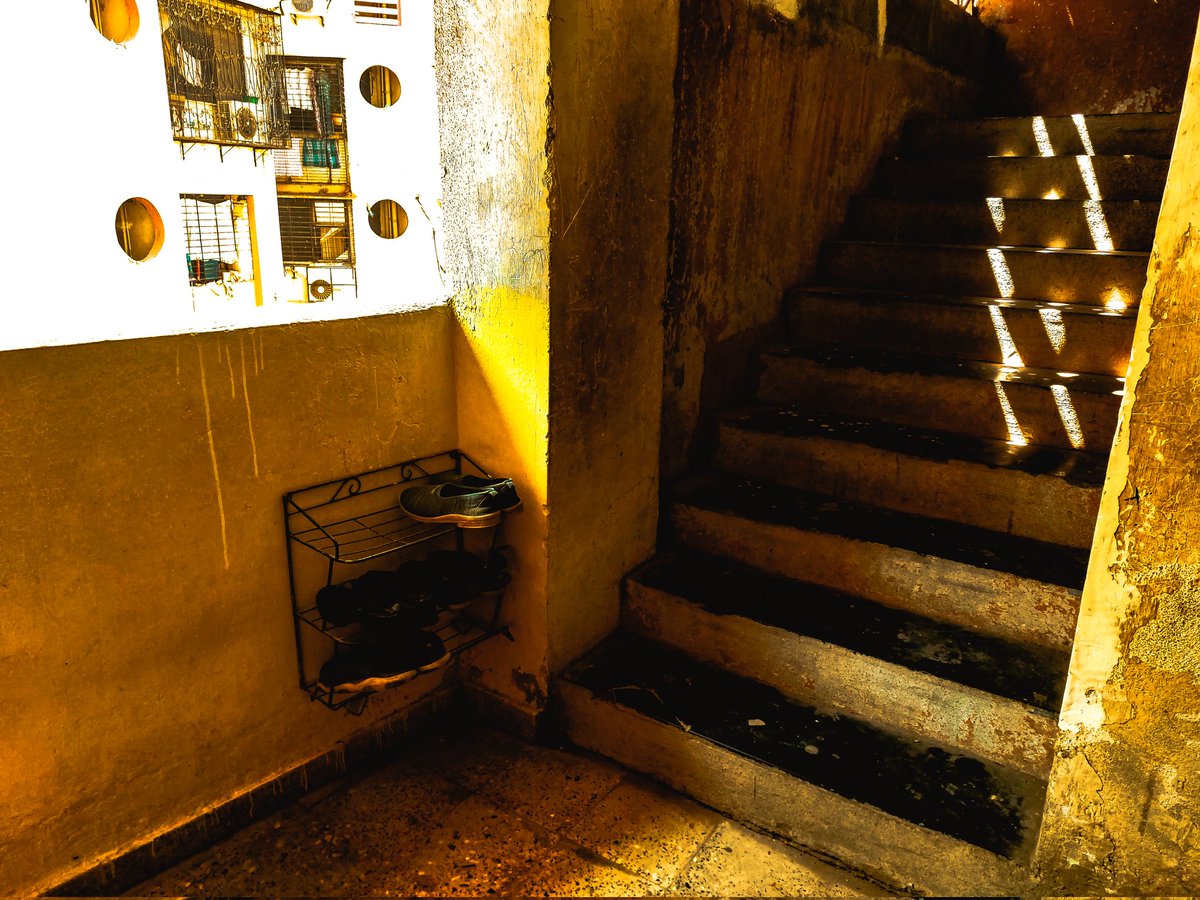 chetanthk_'s tweet image. MIDDLE CLASS PEOPLE DON'T NEED MOTIVATIONAL QUOTES
THEIR FINANCIAL CONDITION GIVES THEM ENOUGH MOTIVATION TO ACHIEVE THEIR GOALS
#middleclasslife #mumbaidiaries #bhayankarआल_c